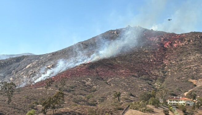 Incendio en Dehesa quema 93 acres y se encuentra 5% contenido cerca del casino Sycuan