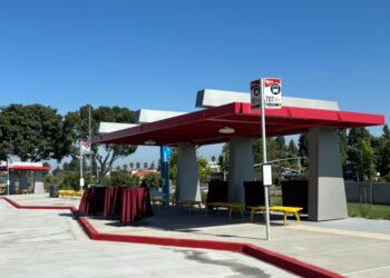 Nuevo centro de transporte facilita llegada de miles de estudiantes a Southwestern College