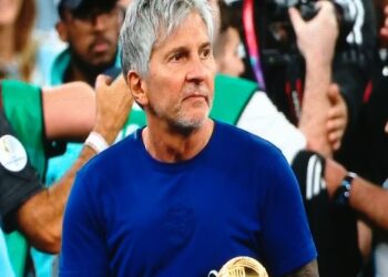 Mundo del fútbol se solidariza con Lionel Messi tras fallecimiento de su padre