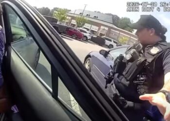 Roban vehículo con menor adentro en Atlanta