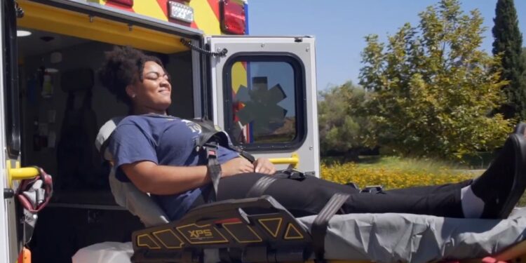 Estudiantes se entrenan en simulacro de emergencia real