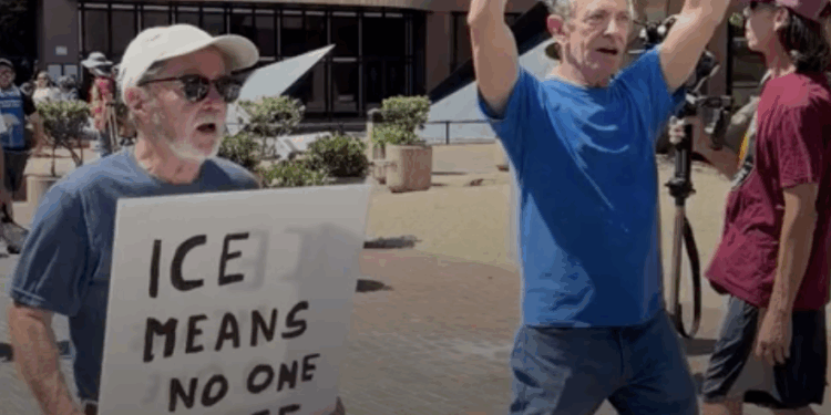 Protestan en San Diego contra cámaras Flock Safety
