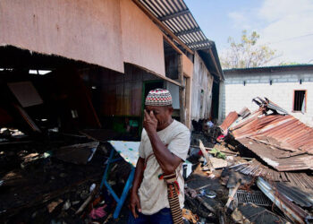 Van 47 muertos y más de 2 mil evacuados tras el terremoto de magnitud 7,7 en Indonesia