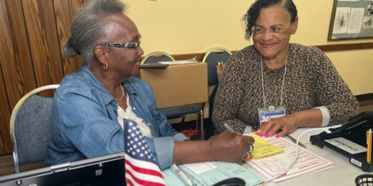 Registrador de Votantes busca trabajadores electorales para el 3 de noviembre en San Diego