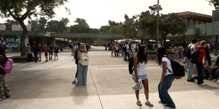 regresan-clases-95-mil-estudiantes-san-diego