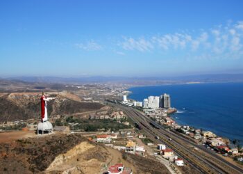 Apuestan por inversión extranjera para detonar el turismo en la costa de Baja California