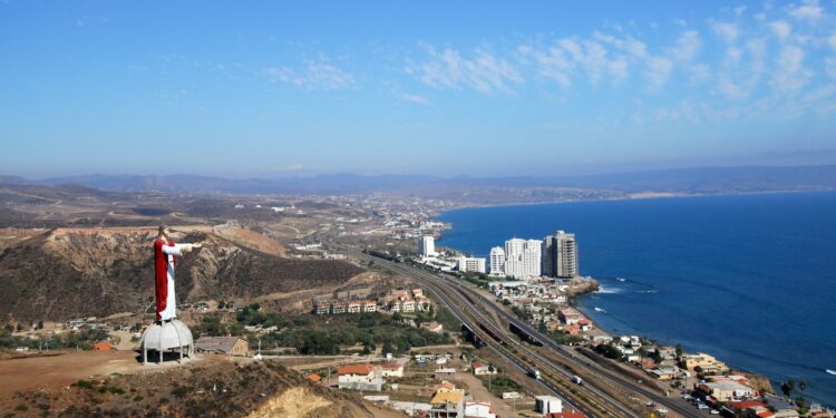 Apuestan por inversión extranjera para detonar el turismo en la costa de Baja California