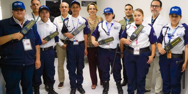 IMSS Baja California refuerza seguridad con detectores de metales en sus unidades