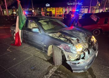 Aseguran vehículo involucrado en pleito y choque múltiple durante festejos patrios en Tijuana