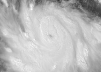 Huracán Polo se intensifica a categoría 5 frente a las costas del Pacífico mexicano