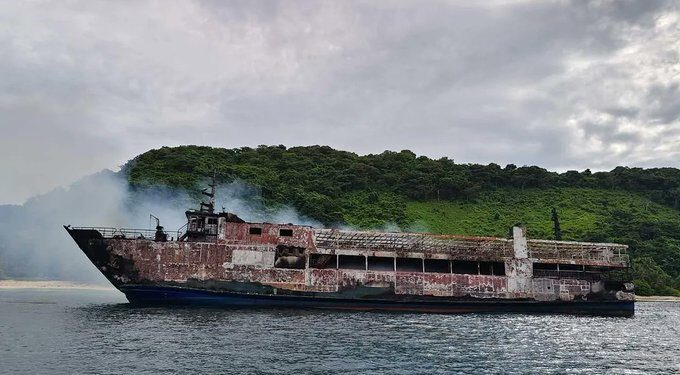 Recuperan 76 cuerpos tras incendio de ferry en Filipinas