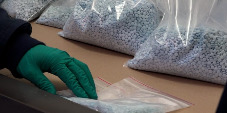 Dentro del laboratorio de la DEA donde analizan las drogas decomisadas