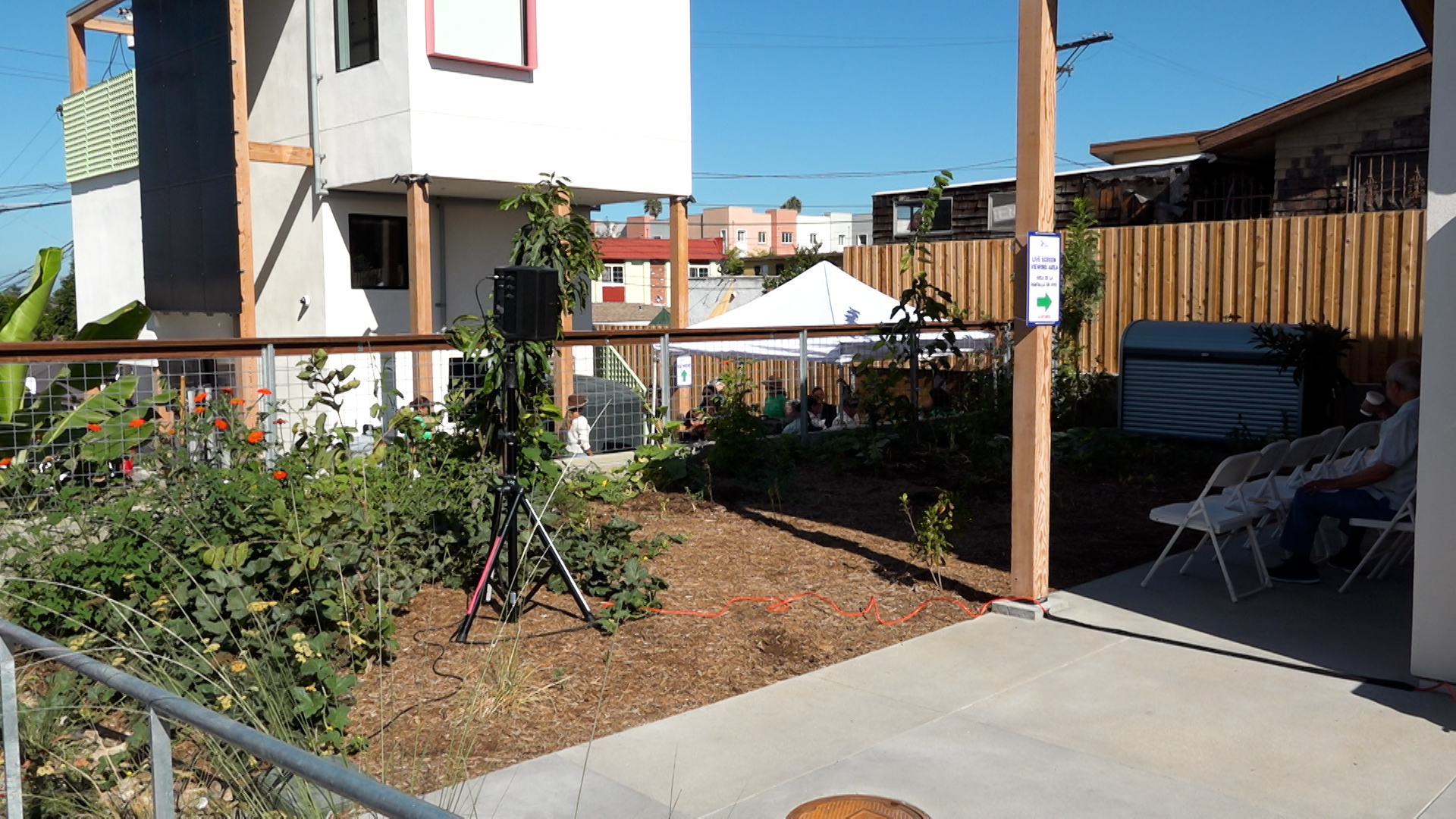 transforman-terreno-abandonado-en-centro-comunitario-resiliencia-climatica