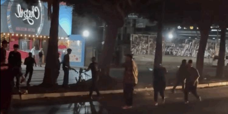 Aseguran vehículo tras riña y choque múltiple en bulevar Agua Caliente