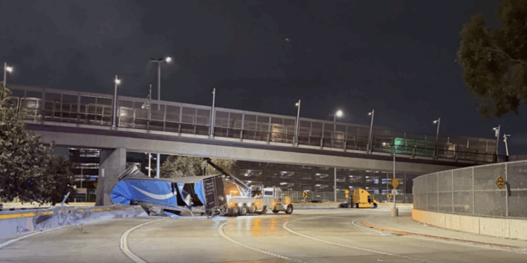 Cierre de carriles en I-5 Sur provoca retrasos rumbo a la garita de San Ysidro