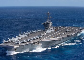 USS Theodore Roosevelt se prepara para despliegue al mar Arábigo