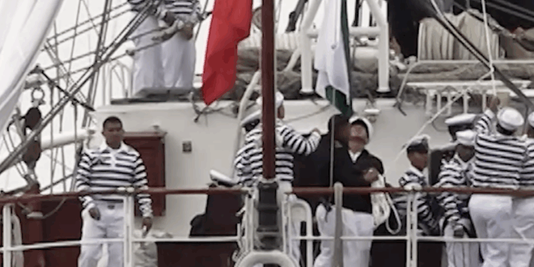 Buque Escuela Cuauhtémoc llega a San Diego y abre sus puertas al público