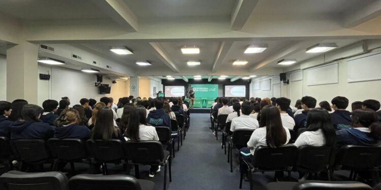 Tijuana refuerza prevención digital entre estudiantes con capacitación sobre riesgos en internet