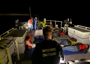 Guardia Costera intercepta a 16 migrantes frente a costas de San Diego