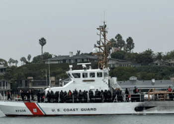 Guardia Costera intercepta a 24 migrantes cerca de isla Santa Bárbara