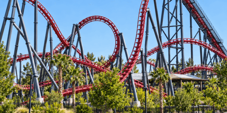 Six Flags cierra definitivamente la montaña rusa X2 tras denuncias de lesiones cerebrales