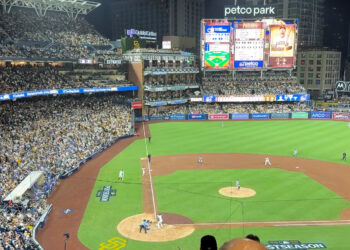 Padres listos para enfrentarse a Cerveceros en Milwaukee