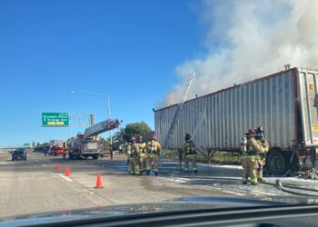 Incendio de tráiler provoca cierre de carriles en la I-805 en Chula Vista