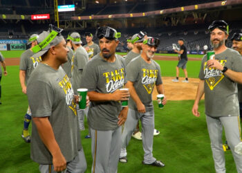 Cerveceros vs. Rays: El final de una espera de 57 años