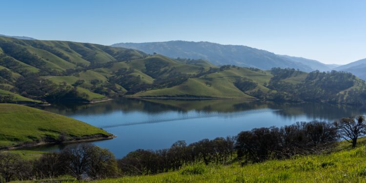 Carlsbad libera agua de la presa Calavera antes de las lluvias previstas