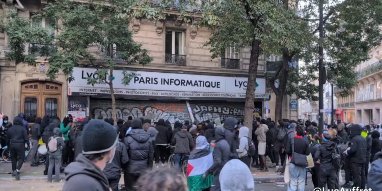 Más de 160 detenidos en Francia durante protestas, París pide calma ante violencia en las calles