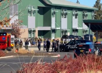 Policía actualiza el saldo de víctimas y lesionados tras tiroteo en escuela de Oregon