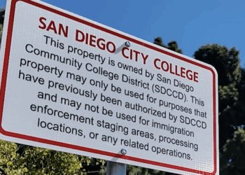 SDCCD instala señalamientos que restringen operaciones migratorias en sus campus