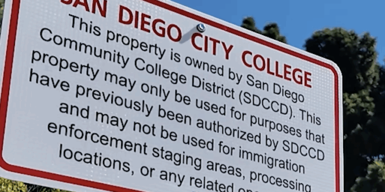 SDCCD instala señalamientos que restringen operaciones migratorias en sus campus